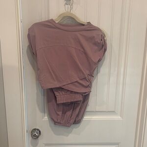 Women’s Relaxed Short Sleeve Top and Jogger Set - lavender